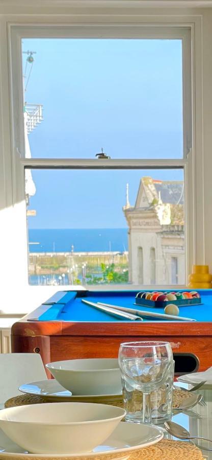 Апартаменты Royal Harbour Retreat Sea Views & Pool Table Рамсггейт Экстерьер фото